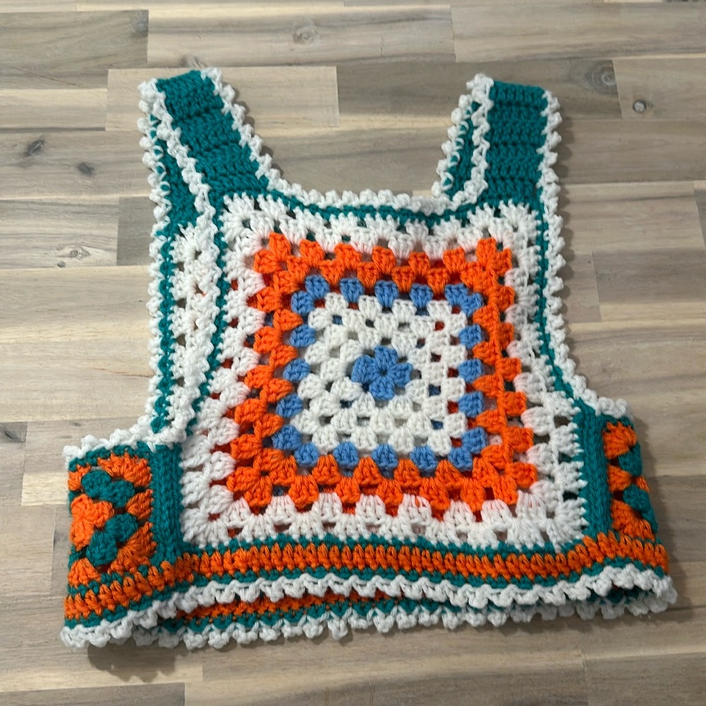 Women’s Crotchet Tanktop SZ SMALL